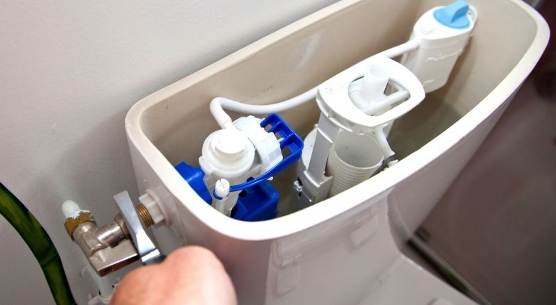 découvrez comment fonctionne une chasse d'eau, ses principaux composants et nos conseils pratiques pour l'entretenir efficacement et éviter les pannes.