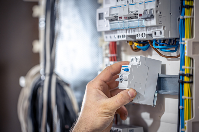 besoin d'un dépannage en électricité ? nos électriciens interviennent rapidement pour tous vos problèmes électriques : pannes, installations et urgences, avec un service fiable et sécurisé.