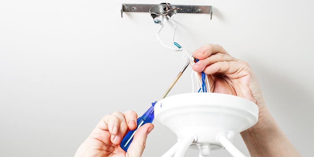 besoin d'un dépannage électricité rapide ? nos électriciens qualifiés interviennent 24h/24 pour tout type de panne électrique. devis gratuit et diagnostic fiable.