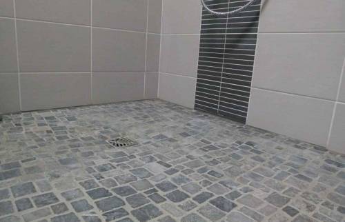 confiez la rénovation de votre salle de bains à bois-colombes à des experts. solutions sur-mesure, matériaux de qualité et finitions soignées pour une salle de bains moderne et fonctionnelle.