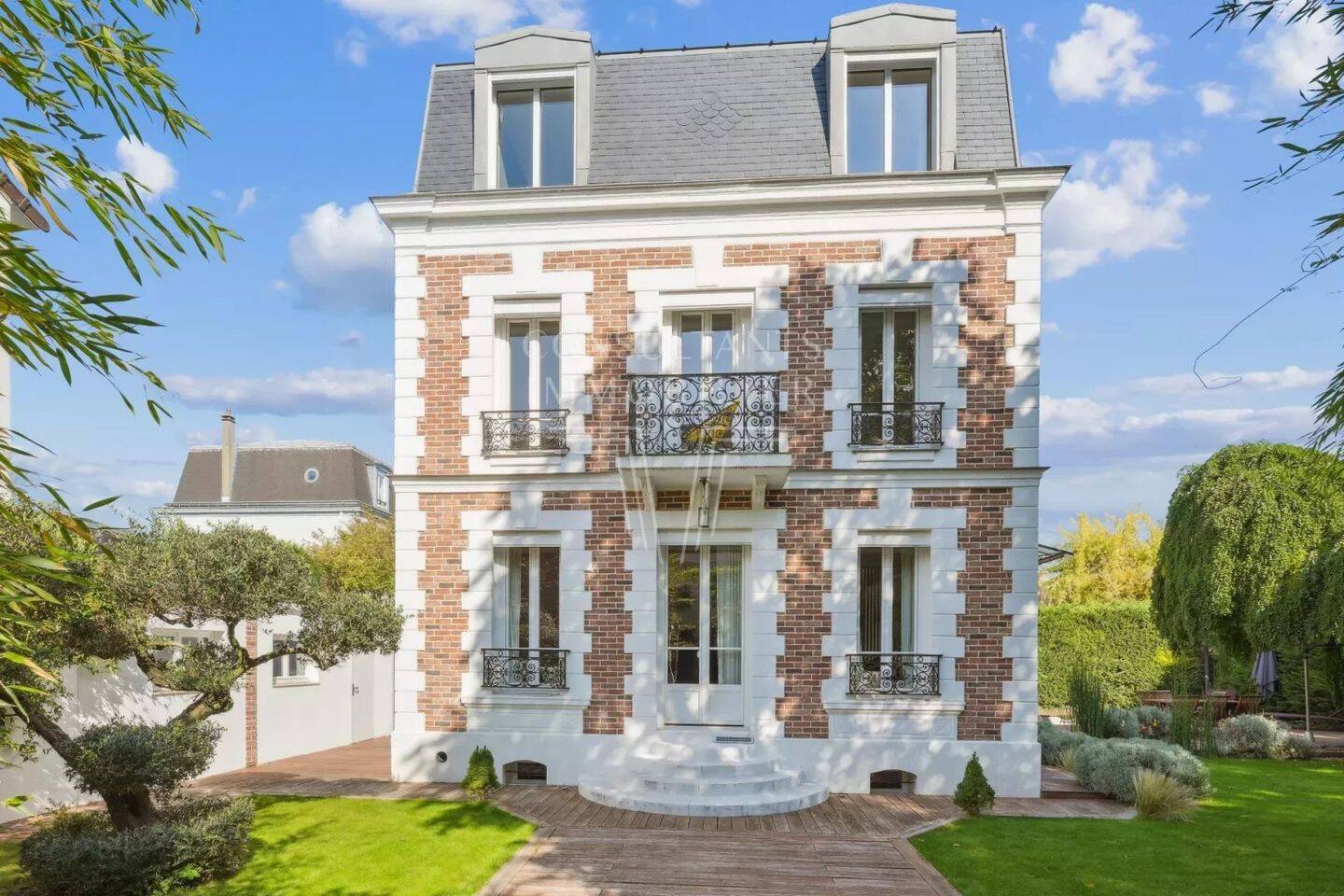 confiez la rénovation de votre maison en bois à colombes à des experts. conseils, accompagnement sur mesure et réalisation de travaux de qualité pour valoriser et moderniser votre habitat.