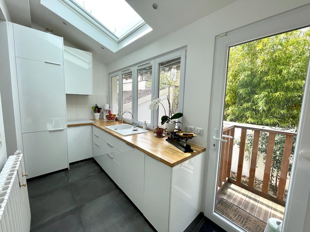 vous cherchez des travaux d’intérieur en bois à colombes ? profitez du savoir-faire artisanal pour la création, la rénovation et l’aménagement sur-mesure de vos espaces intérieurs. devis gratuit et conseils personnalisés.