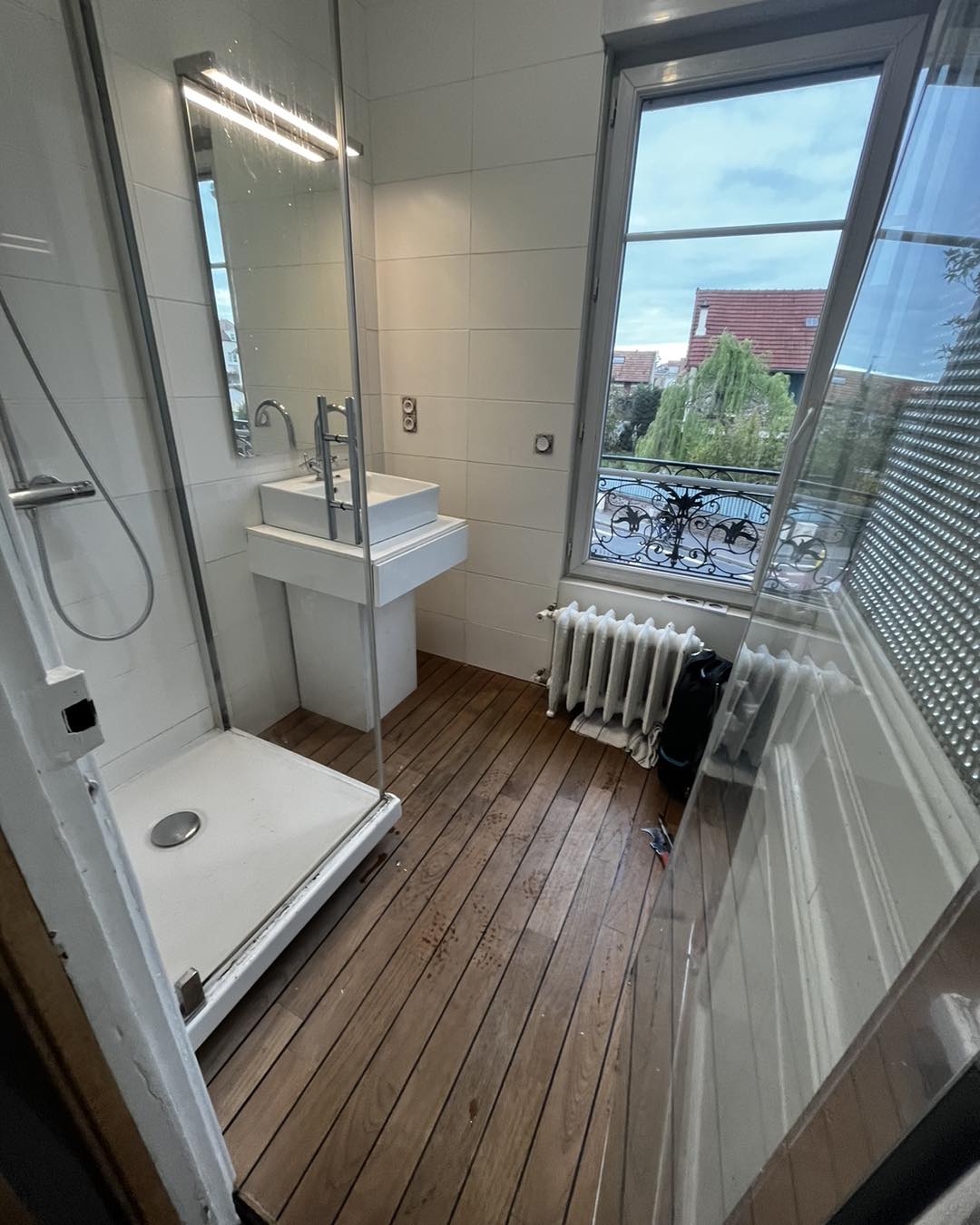 confiez vos travaux d'intérieur à des professionnels à bois-colombes. aménagement, rénovation, pose de parquet et menuiserie : des services sur-mesure pour un intérieur élégant et chaleureux.