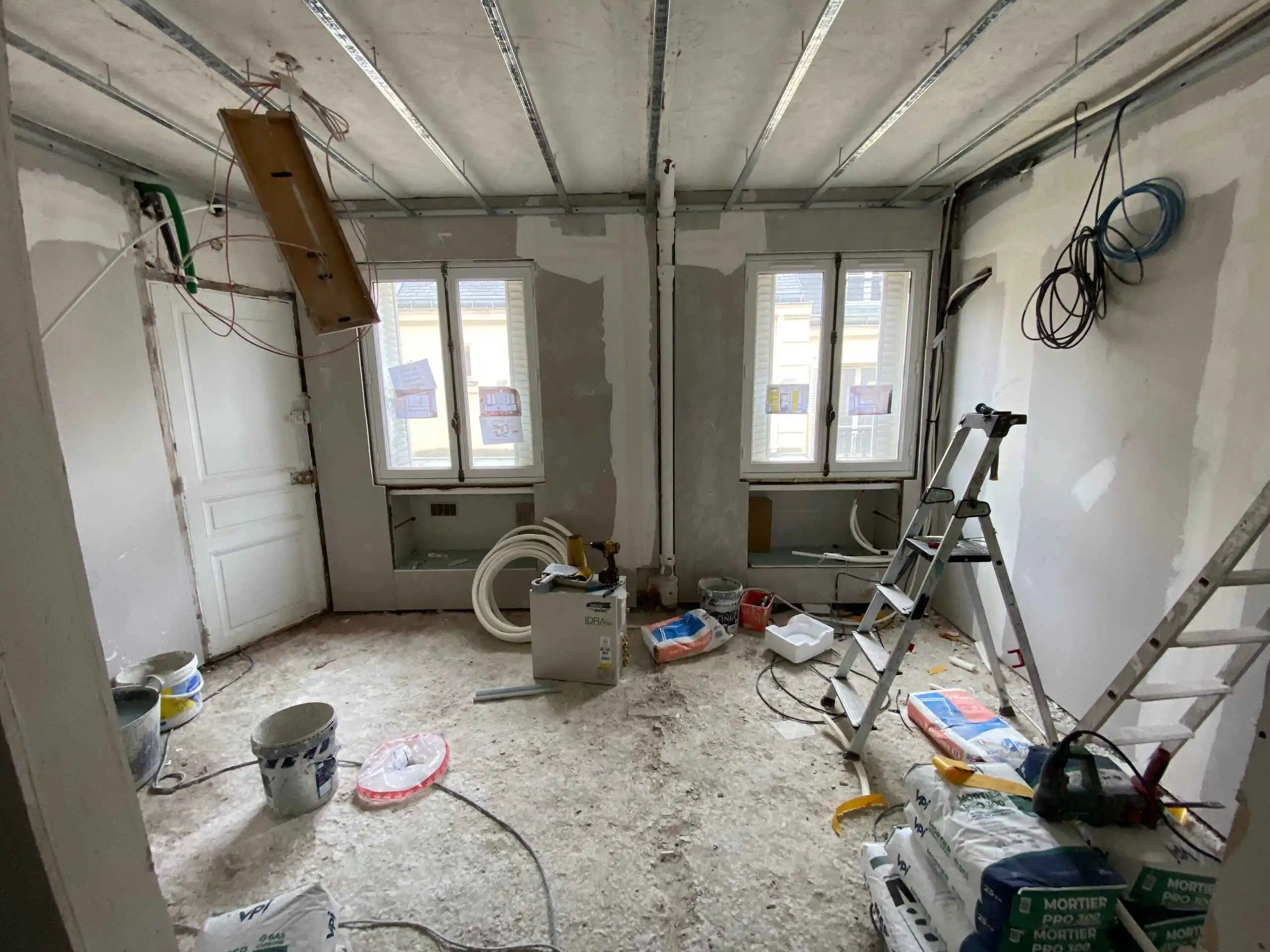 découvrez nos services de rénovation complète à paris 11 pour transformer votre intérieur avec expertise et qualité. devis gratuit et conseils personnalisés.